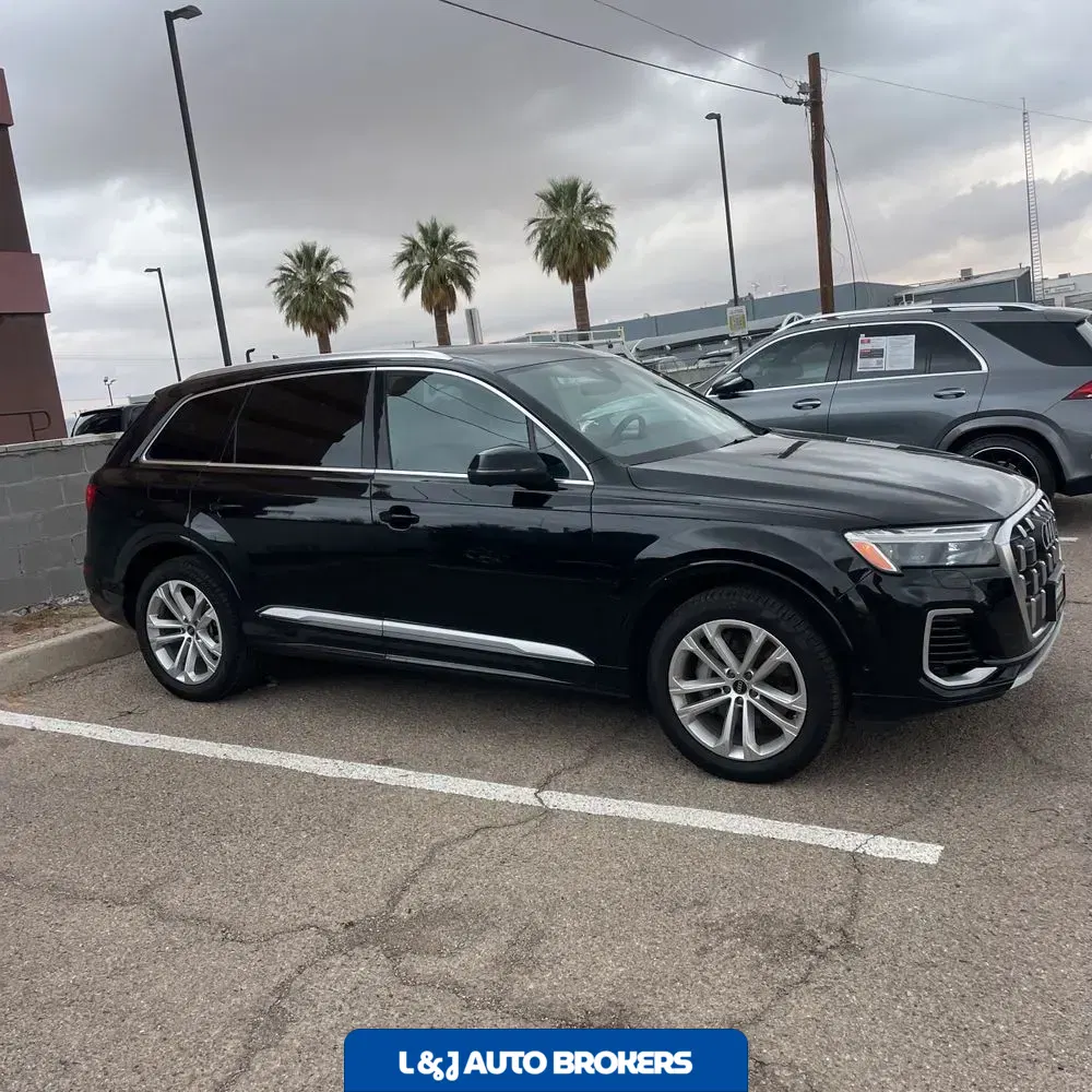 2025 Audi Q7 Premium Plus 55