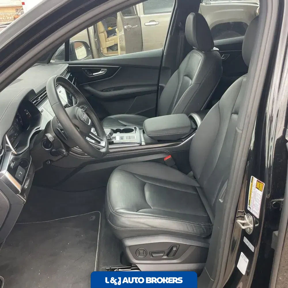 2025 Audi Q7 Premium Plus 55