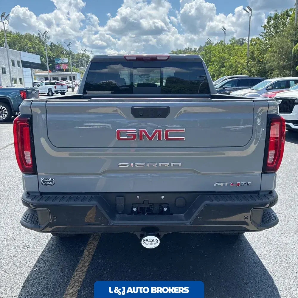 2024 GMC Sierra 1500 AT4X