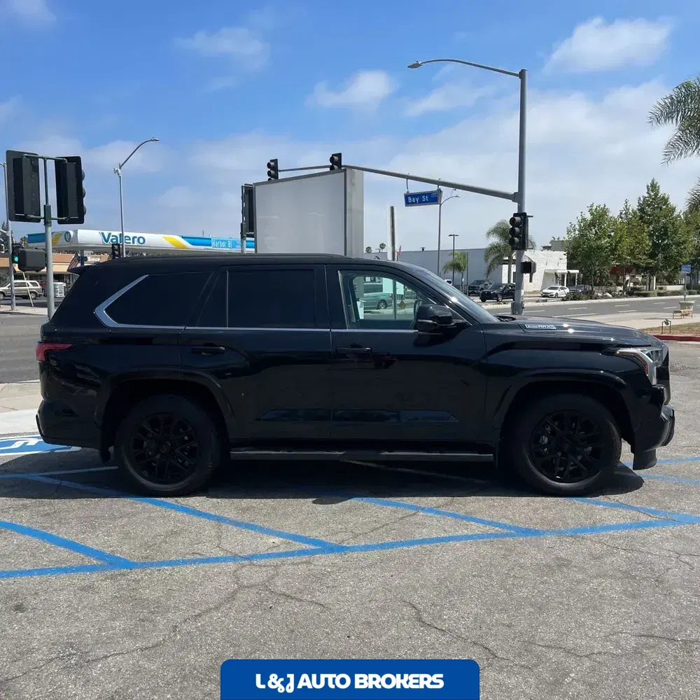 2023 Toyota Sequoia SR5