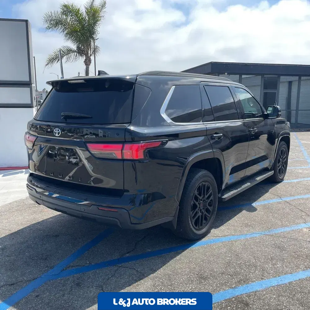 2023 Toyota Sequoia SR5