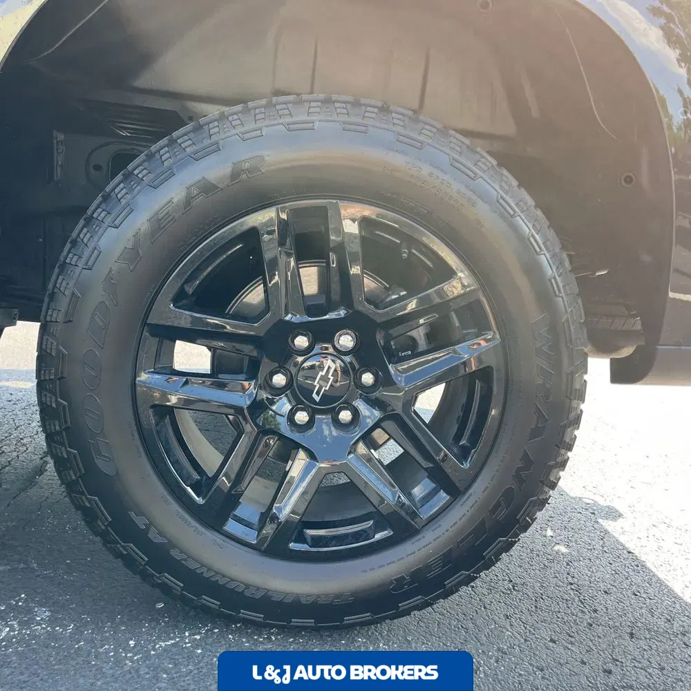 2025 Chevrolet Silverado 1500 RST