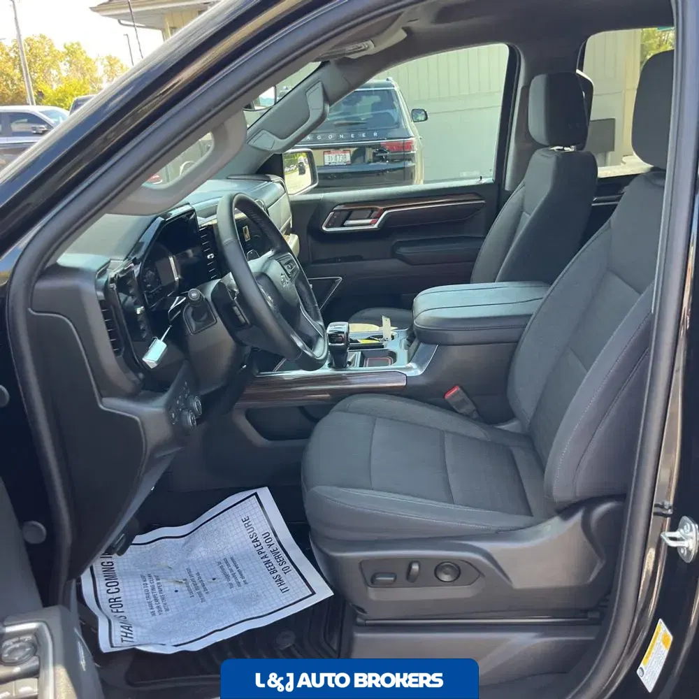 2025 Chevrolet Silverado 1500 RST
