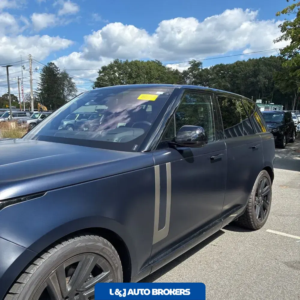 2023 Land Rover Range Rover P530 SE