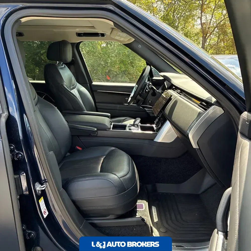 2023 Land Rover Range Rover P530 SE