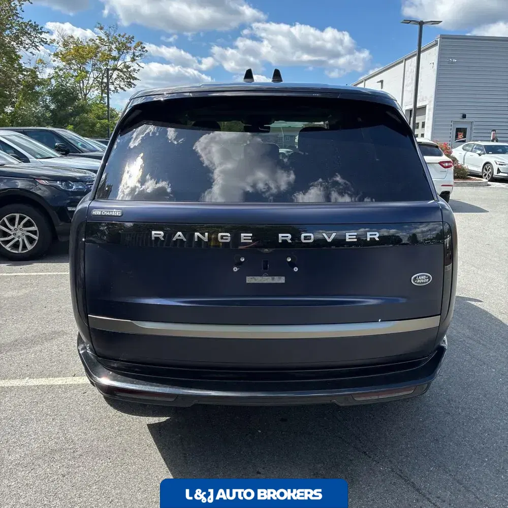 2023 Land Rover Range Rover P530 SE