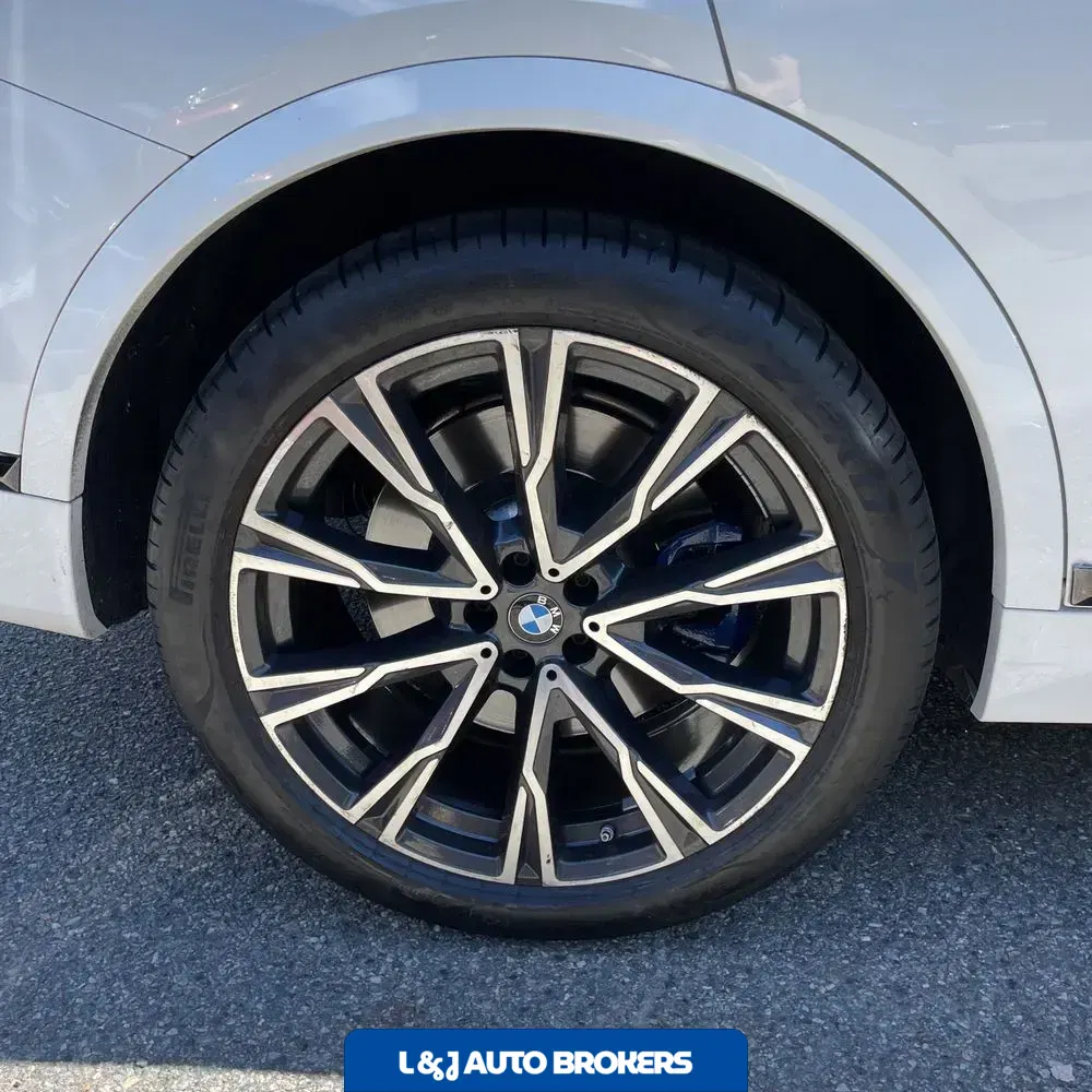 2021 BMW X7 M50i