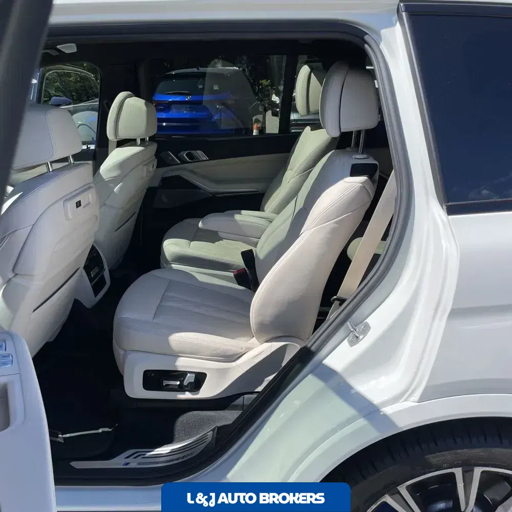 2021 BMW X7 M50i