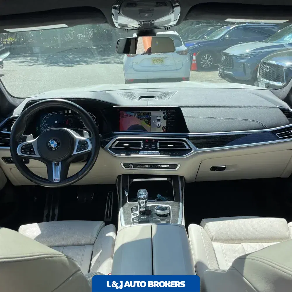 2021 BMW X7 M50i