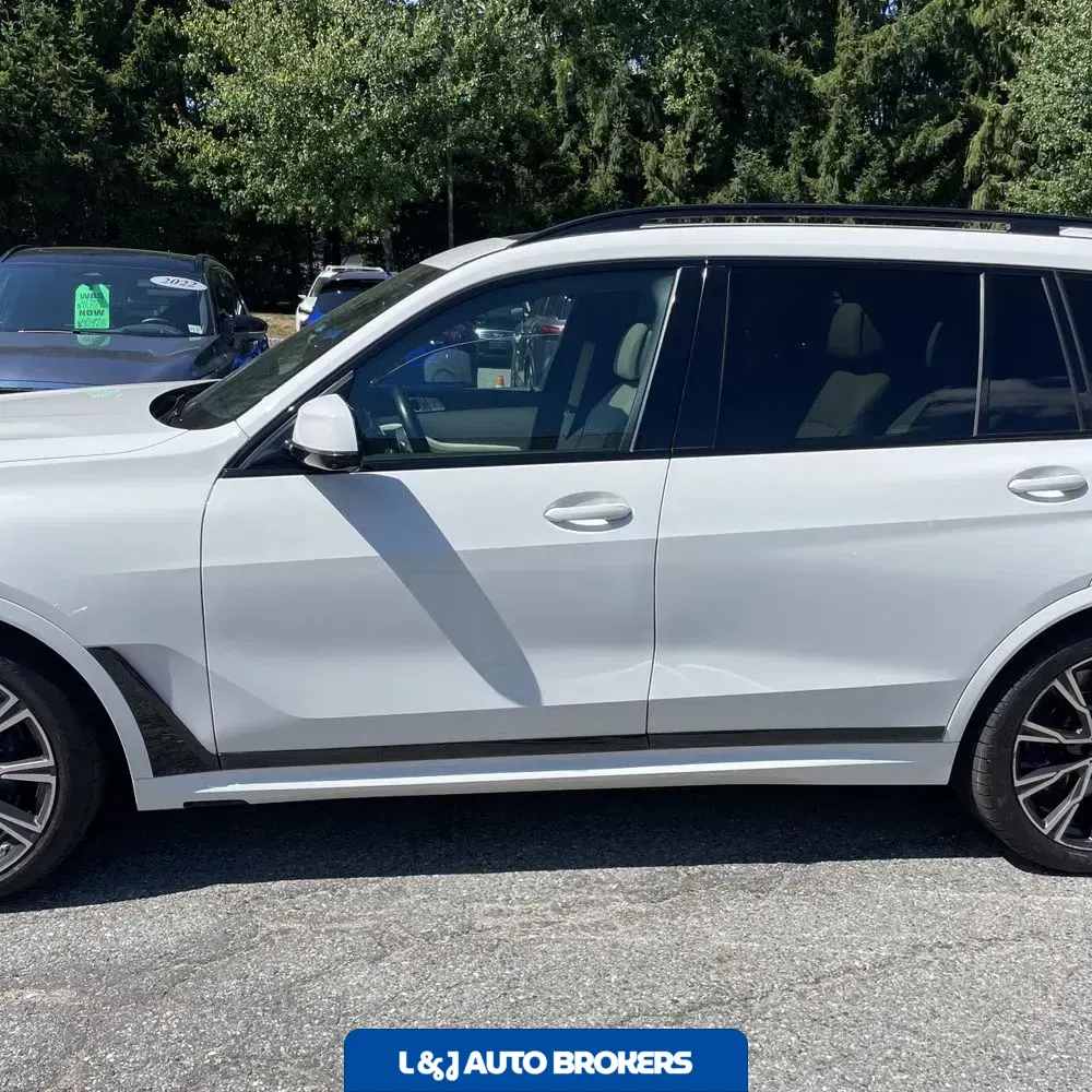 2021 BMW X7 M50i