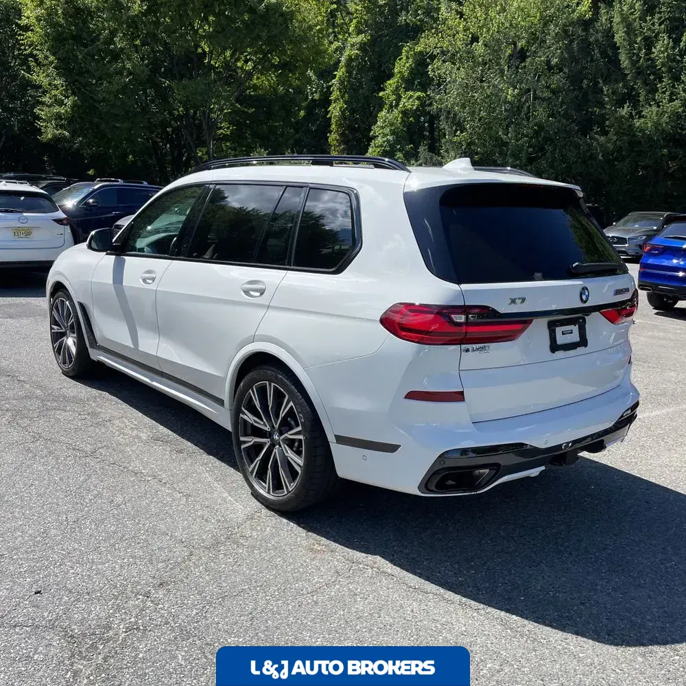 2021 BMW X7 M50i