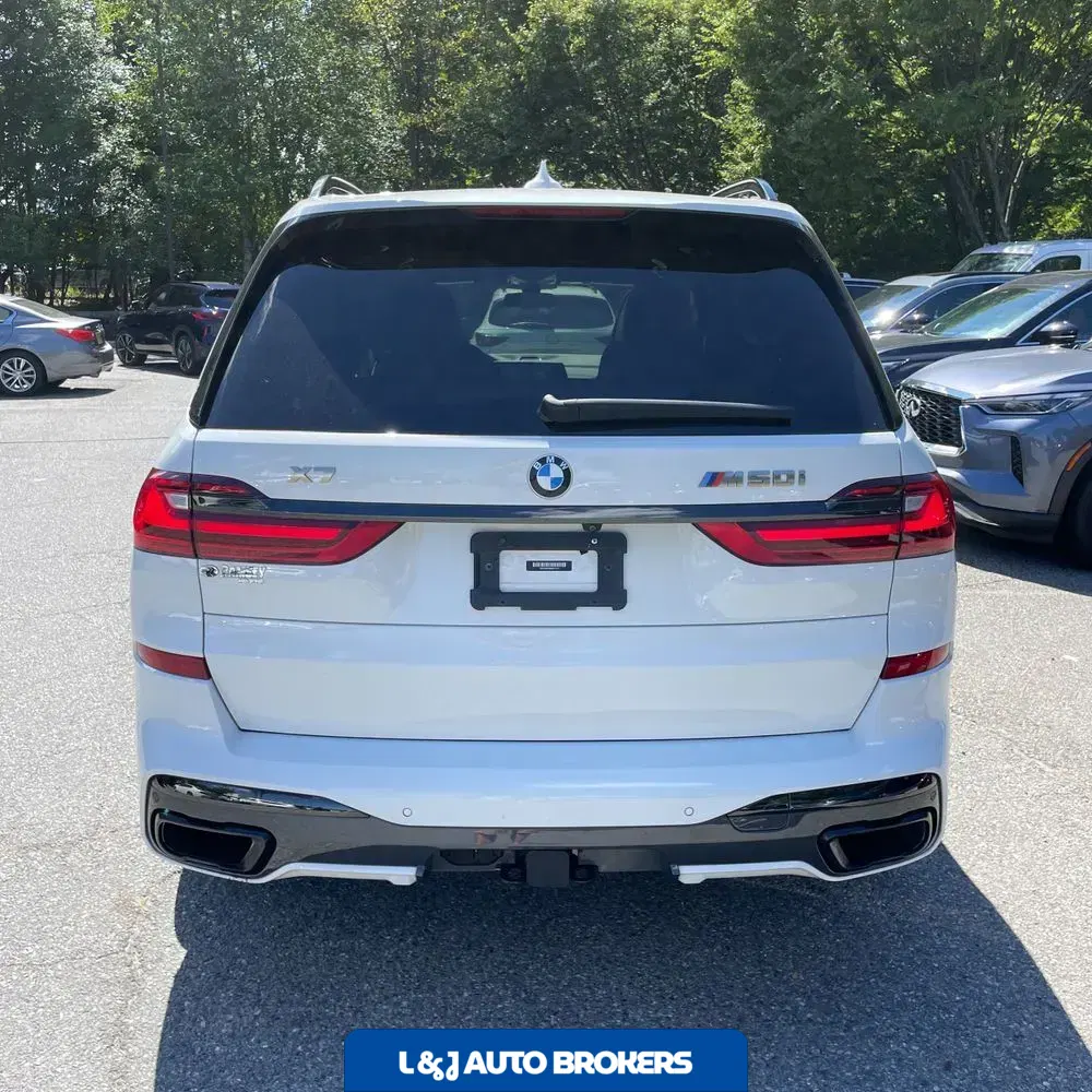 2021 BMW X7 M50i
