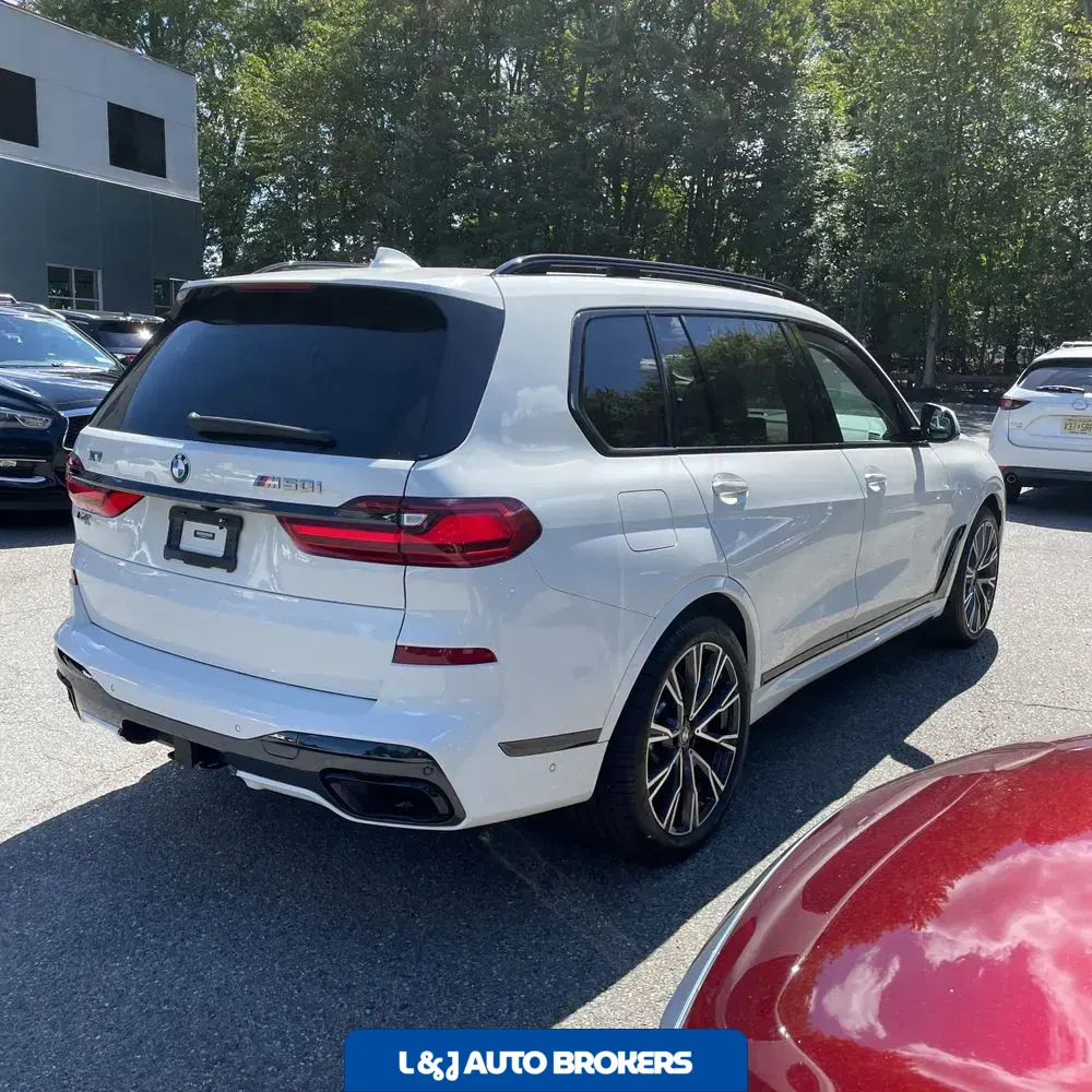 2021 BMW X7 M50i