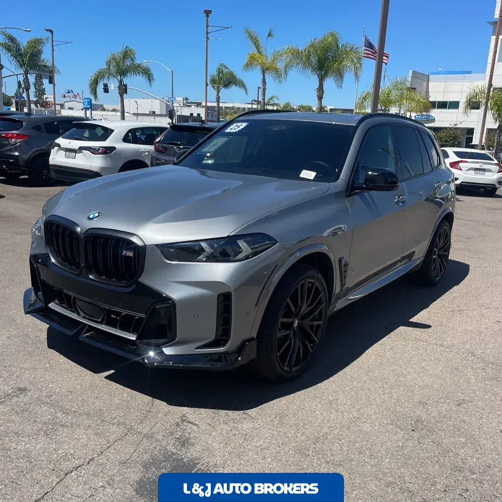 2025 BMW X5 M60i