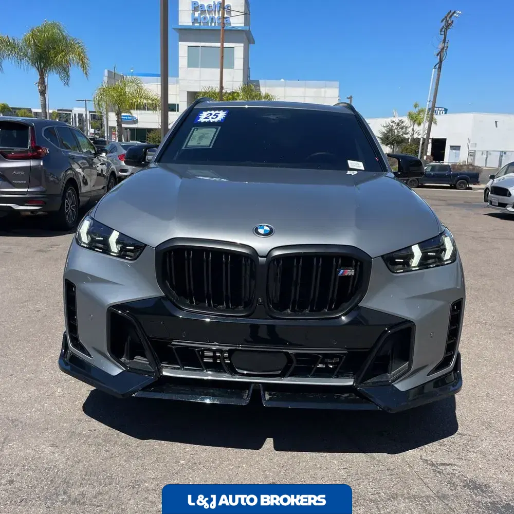 2025 BMW X5 M60i