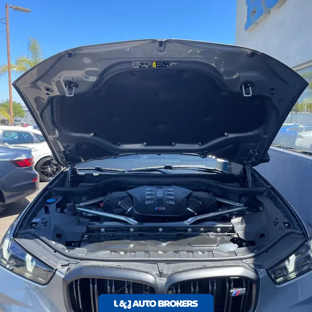 2025 BMW X5 M60i