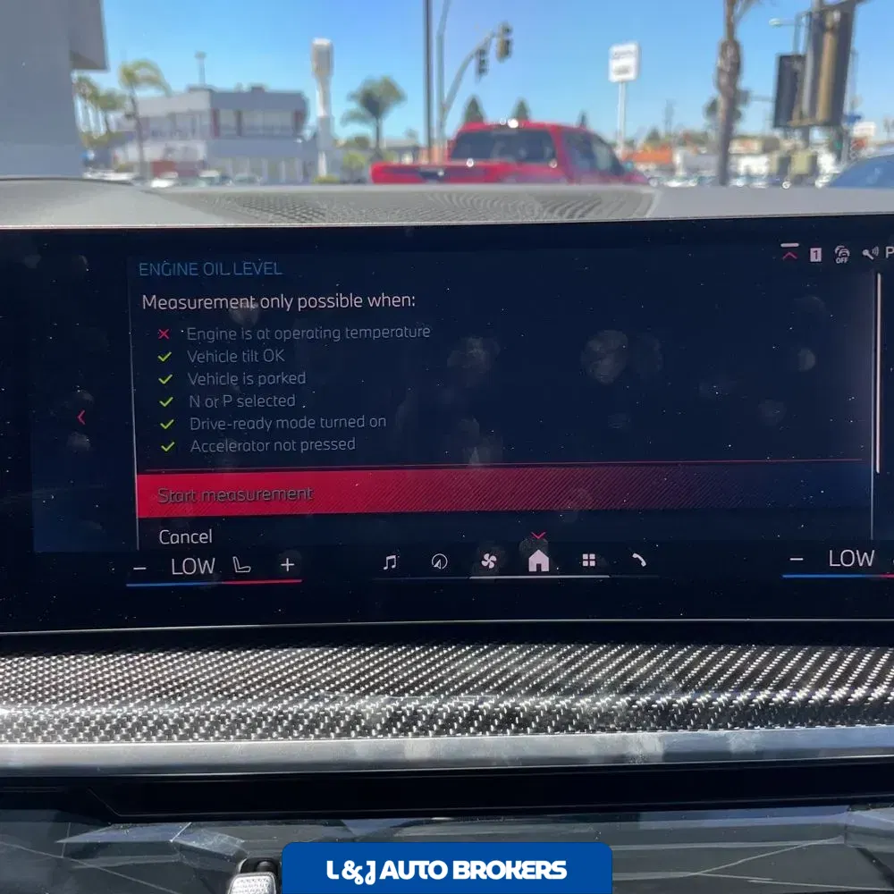 2025 BMW X5 M60i