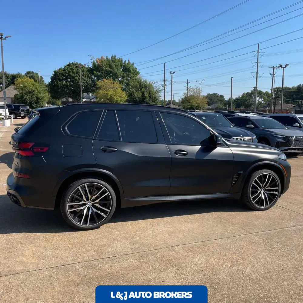 2024 BMW X5 M60i