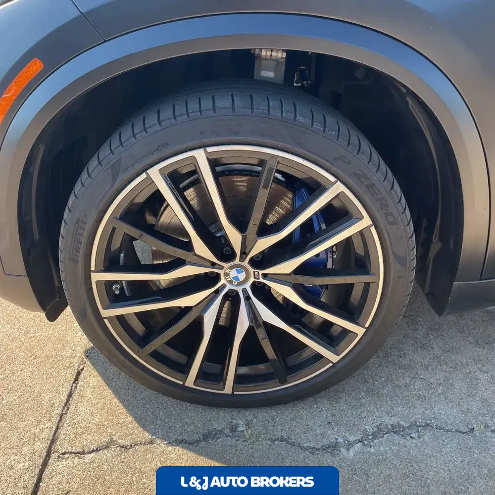 2024 BMW X5 M60i