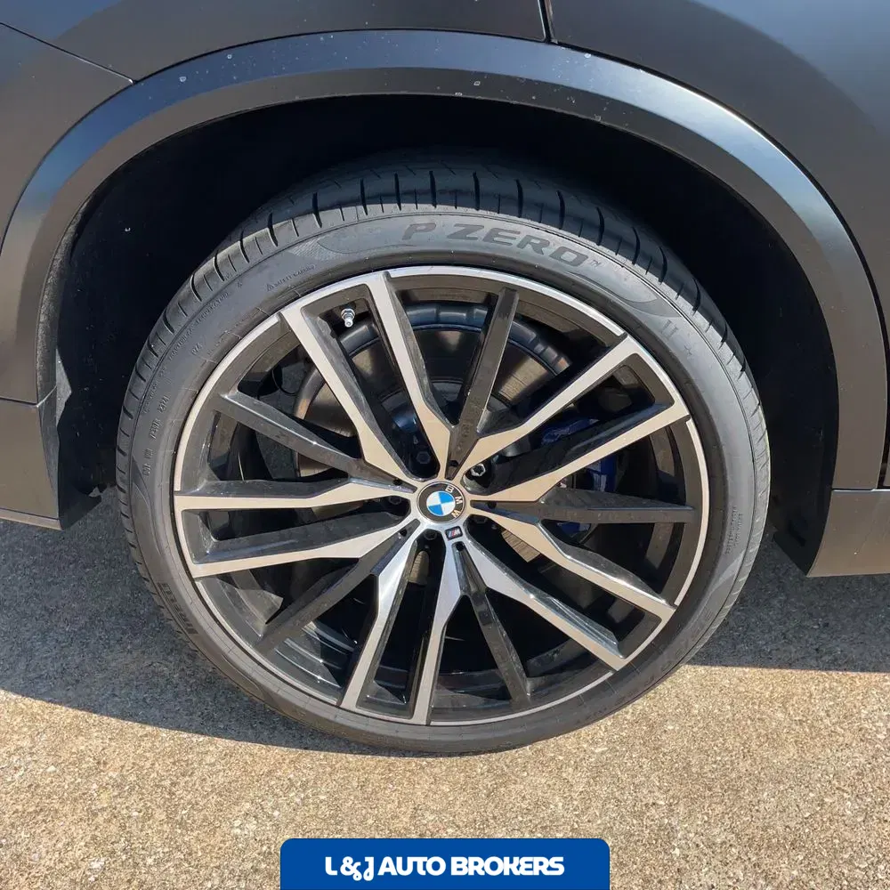 2024 BMW X5 M60i