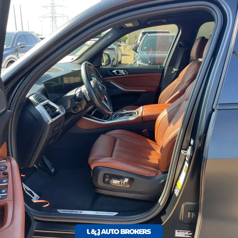 2024 BMW X5 M60i