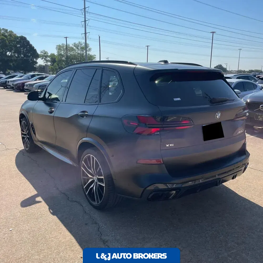 2024 BMW X5 M60i