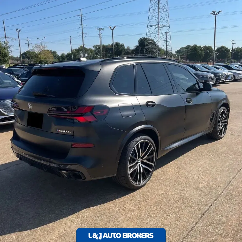 2024 BMW X5 M60i