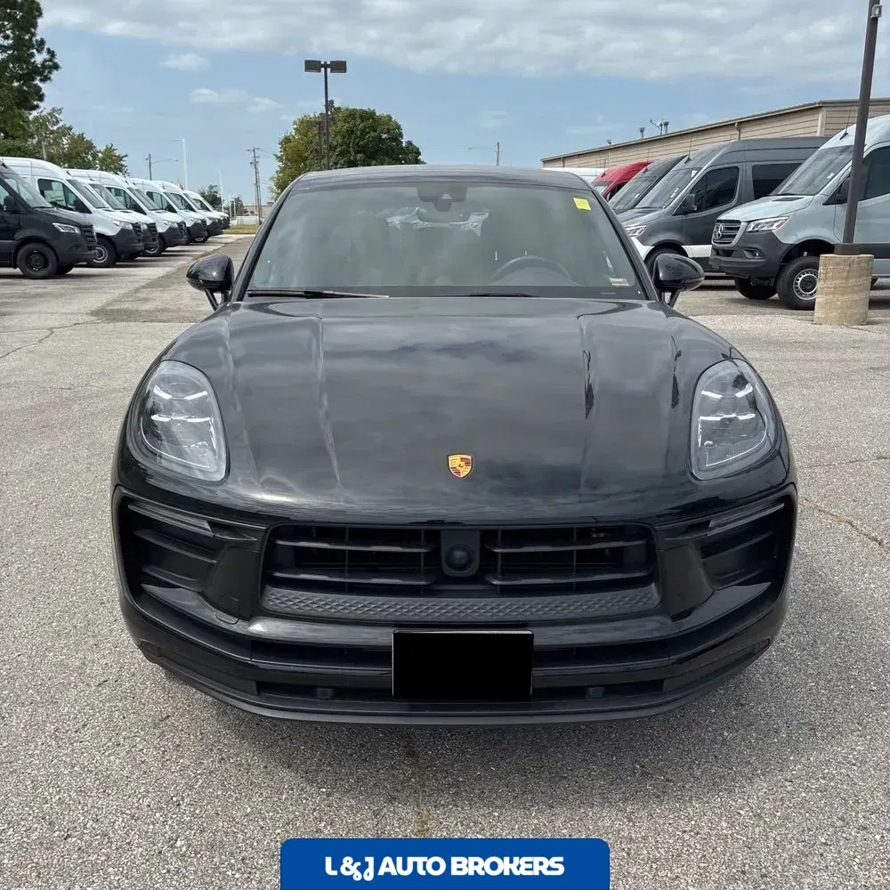 2023 Porsche Macan T