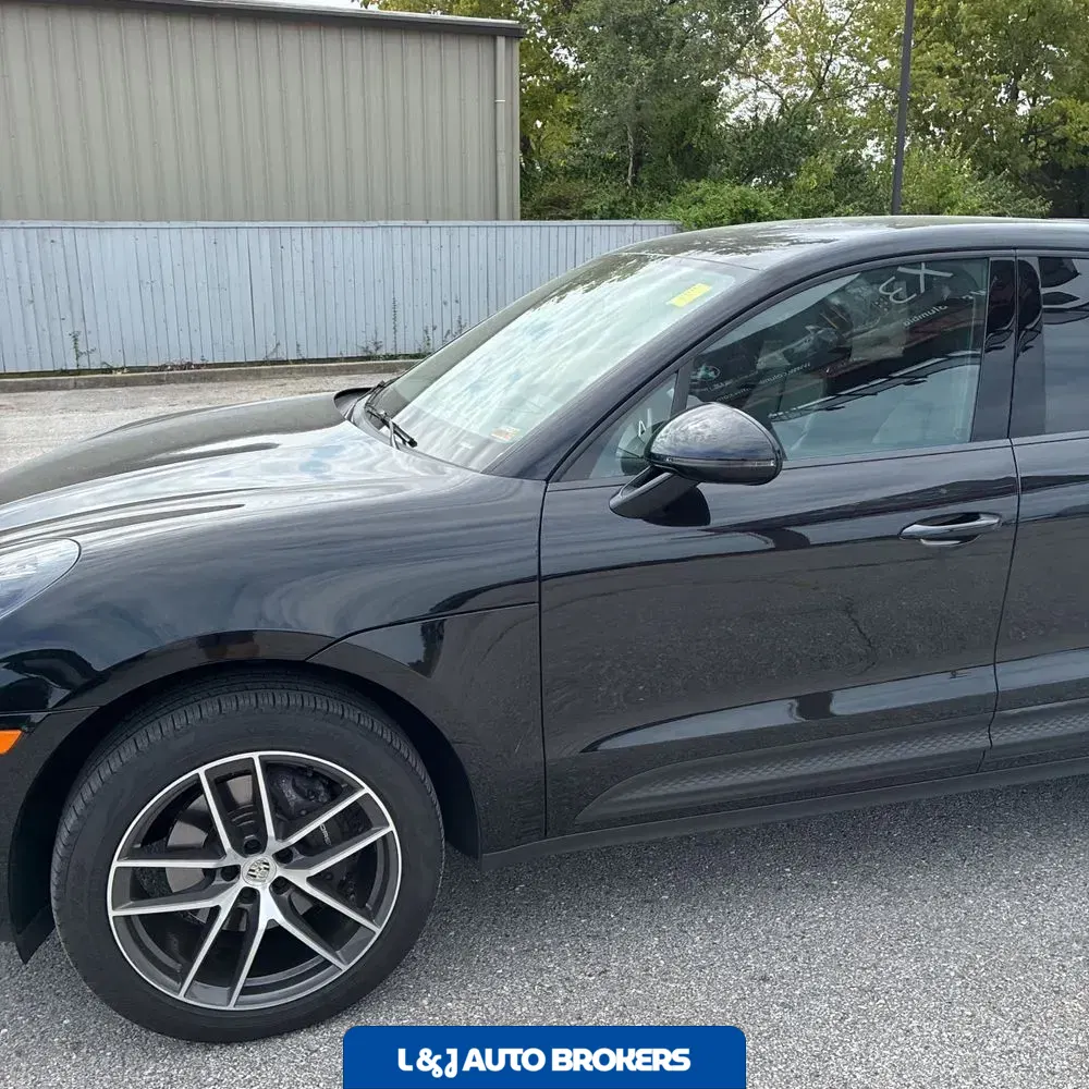 2023 Porsche Macan T
