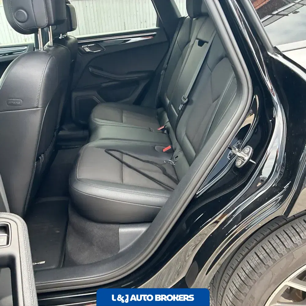 2023 Porsche Macan T