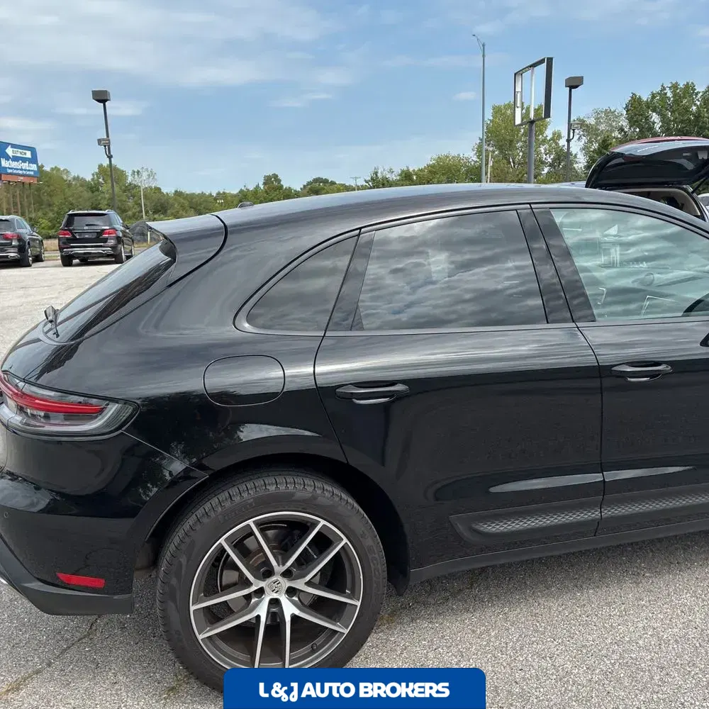 2023 Porsche Macan T