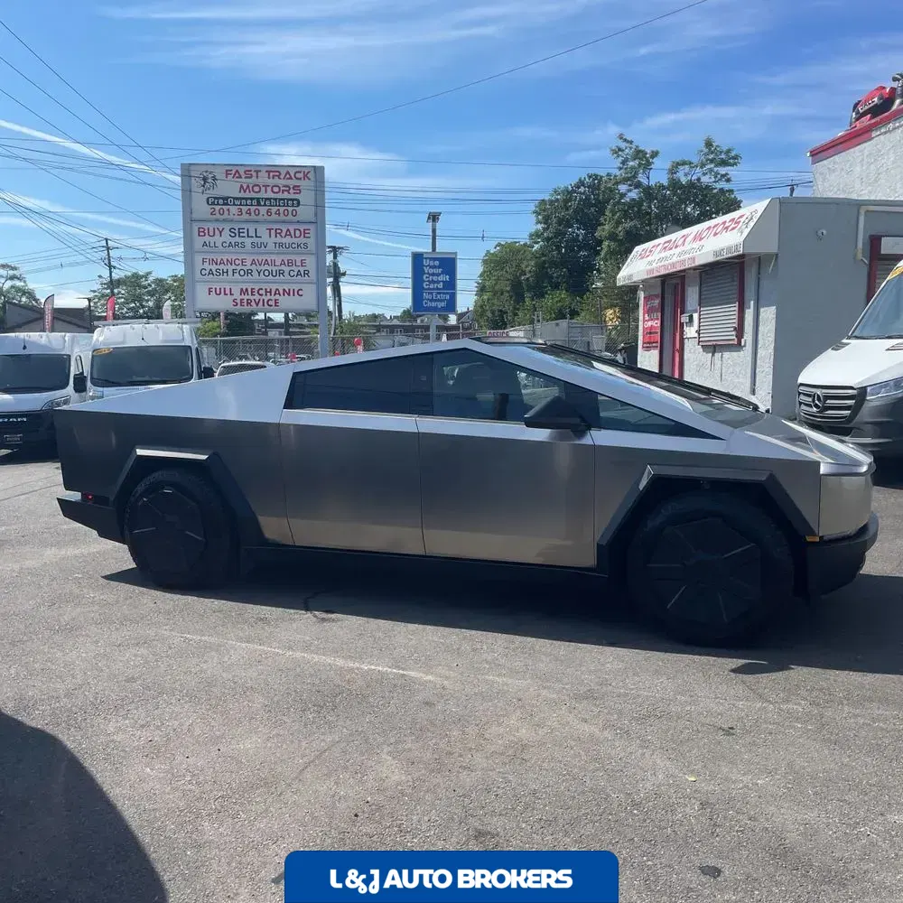 2024 Tesla Cybertruck CyberBeast