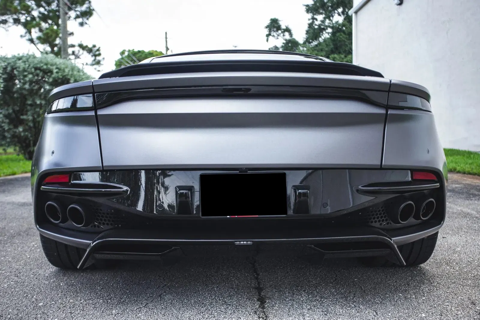 2019 Aston Martin DBS Superleggera Coupe