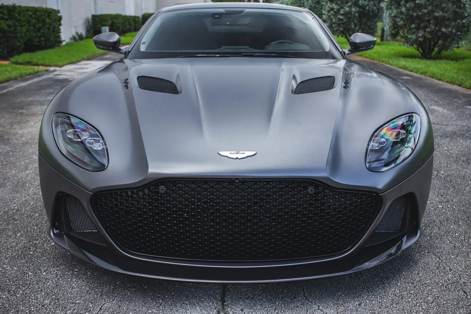 2019 Aston Martin DBS Superleggera Coupe