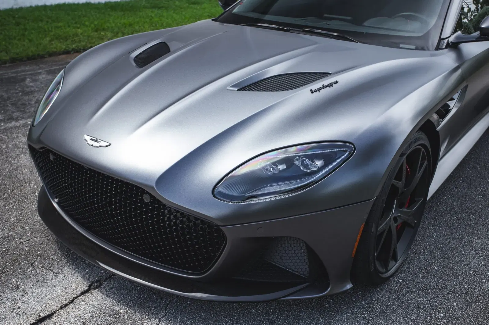 2019 Aston Martin DBS Superleggera Coupe