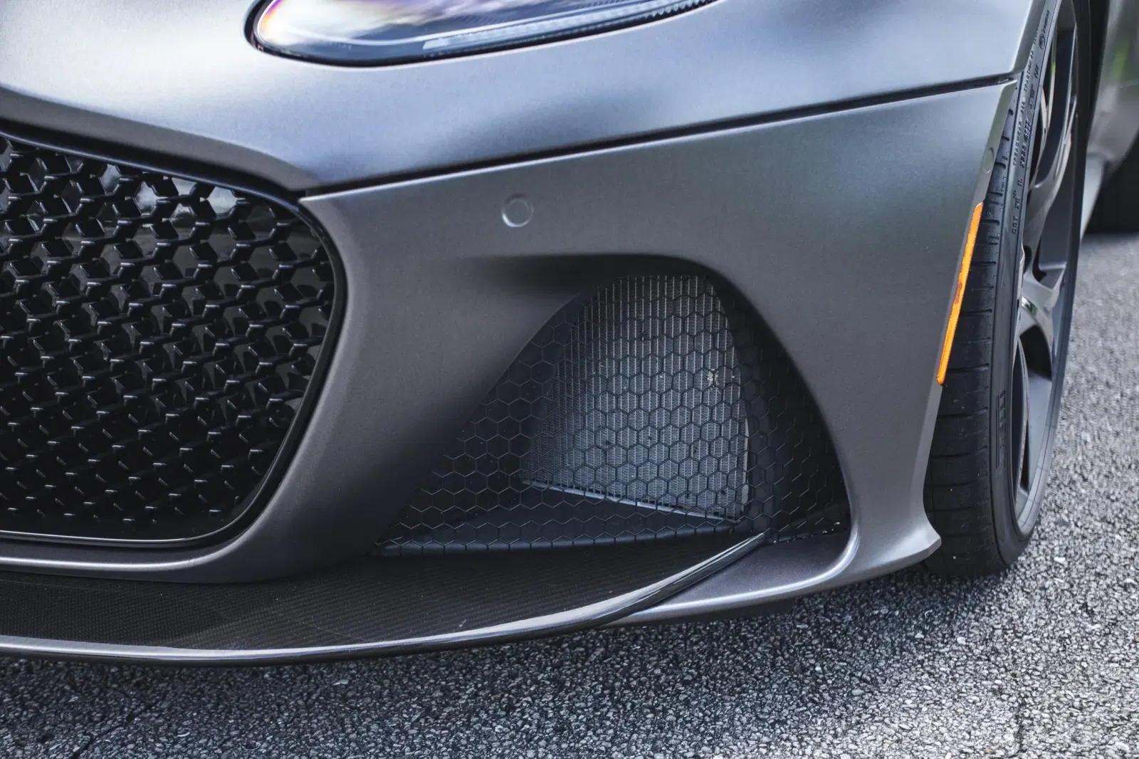 2019 Aston Martin DBS Superleggera Coupe