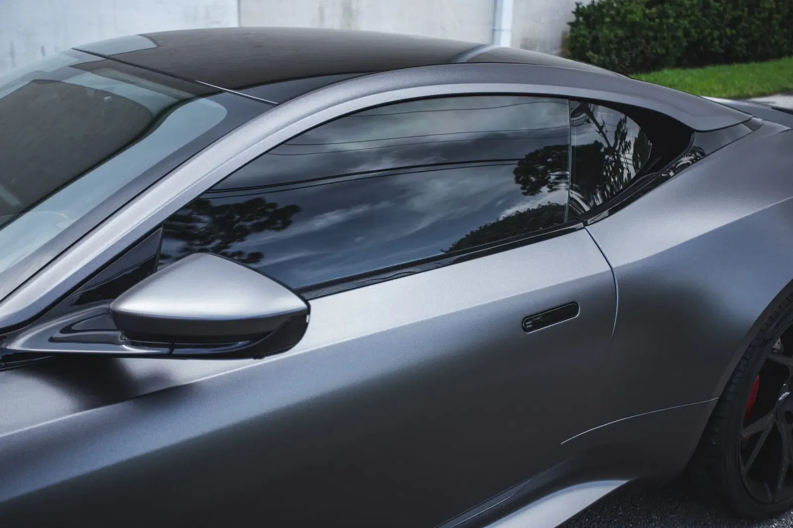 2019 Aston Martin DBS Superleggera Coupe
