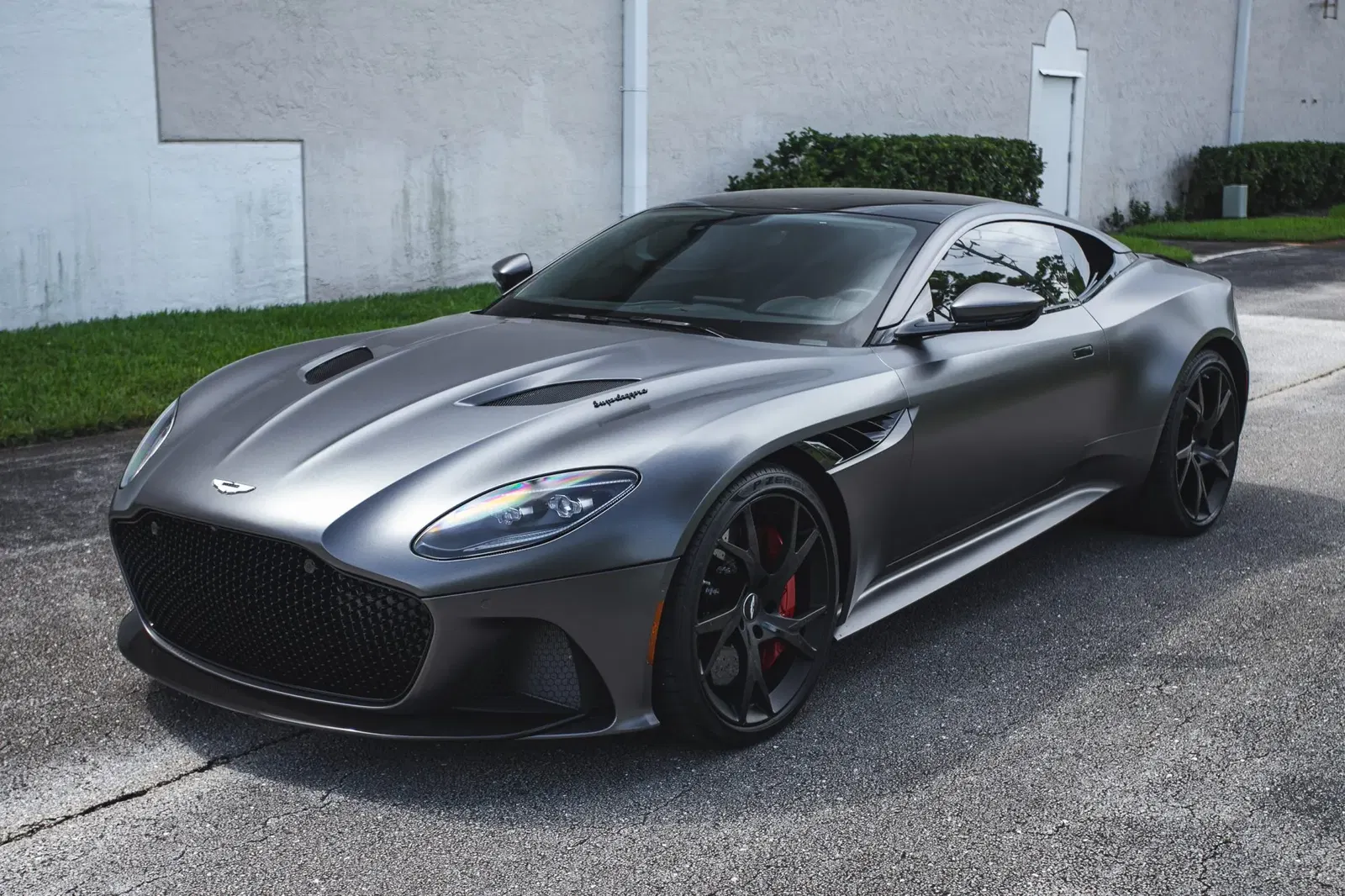 2019 Aston Martin DBS Superleggera Coupe