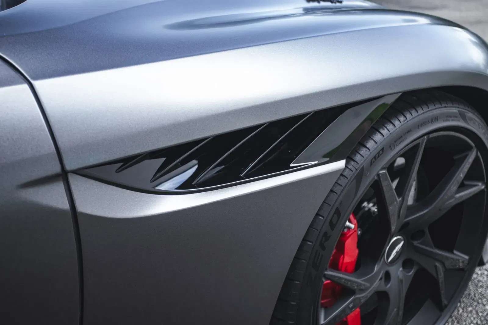 2019 Aston Martin DBS Superleggera Coupe