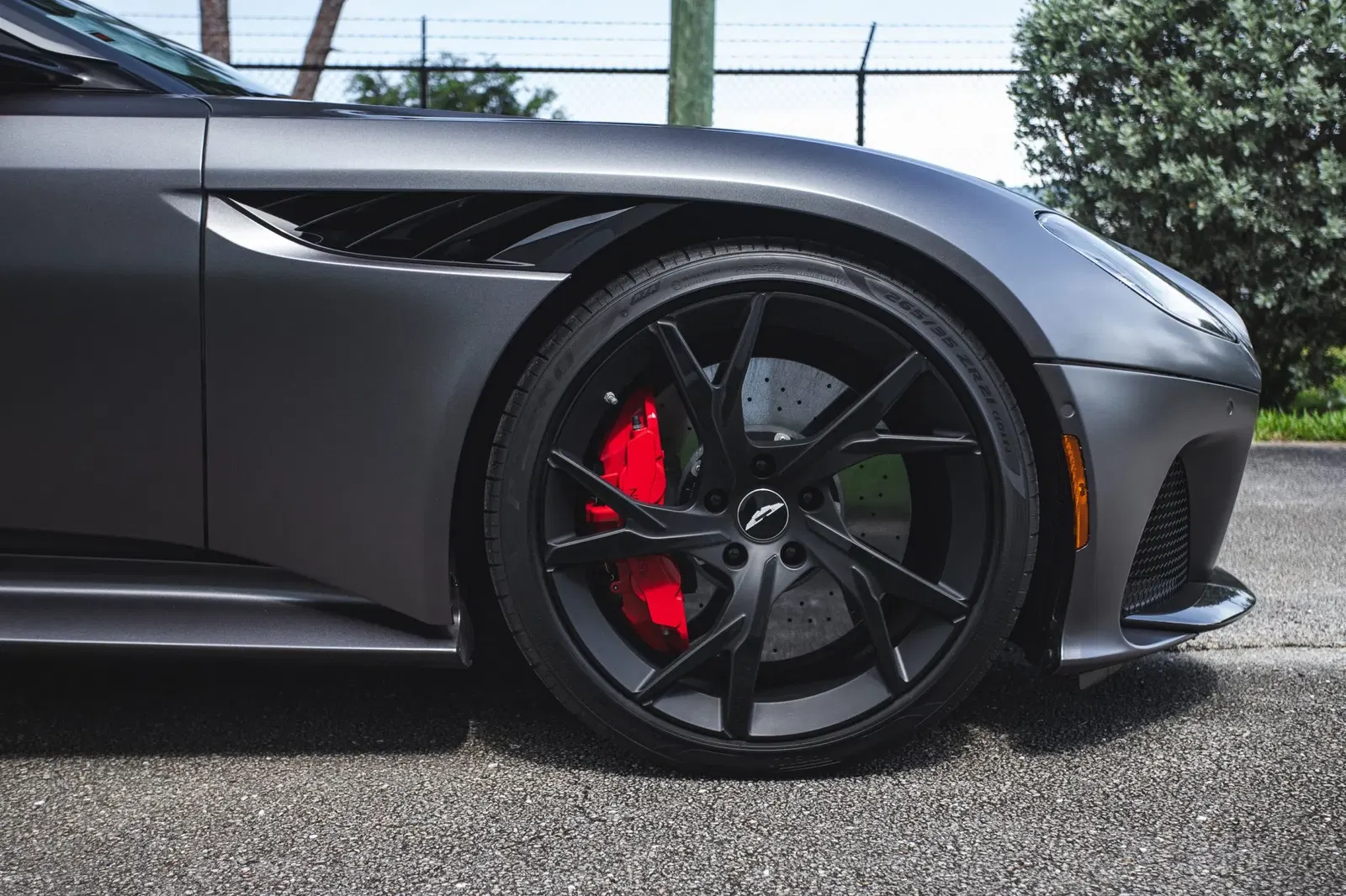 2019 Aston Martin DBS Superleggera Coupe