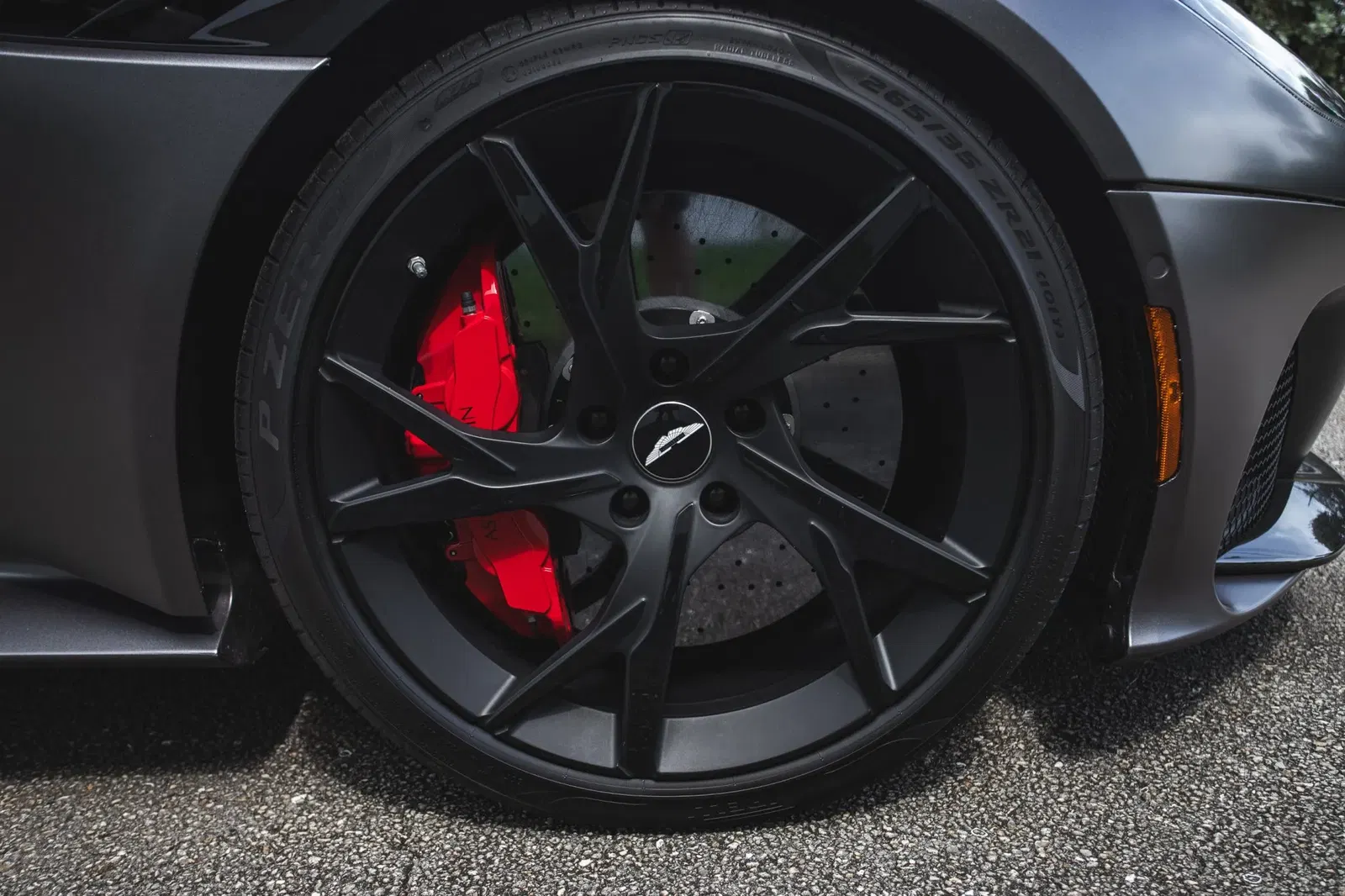 2019 Aston Martin DBS Superleggera Coupe
