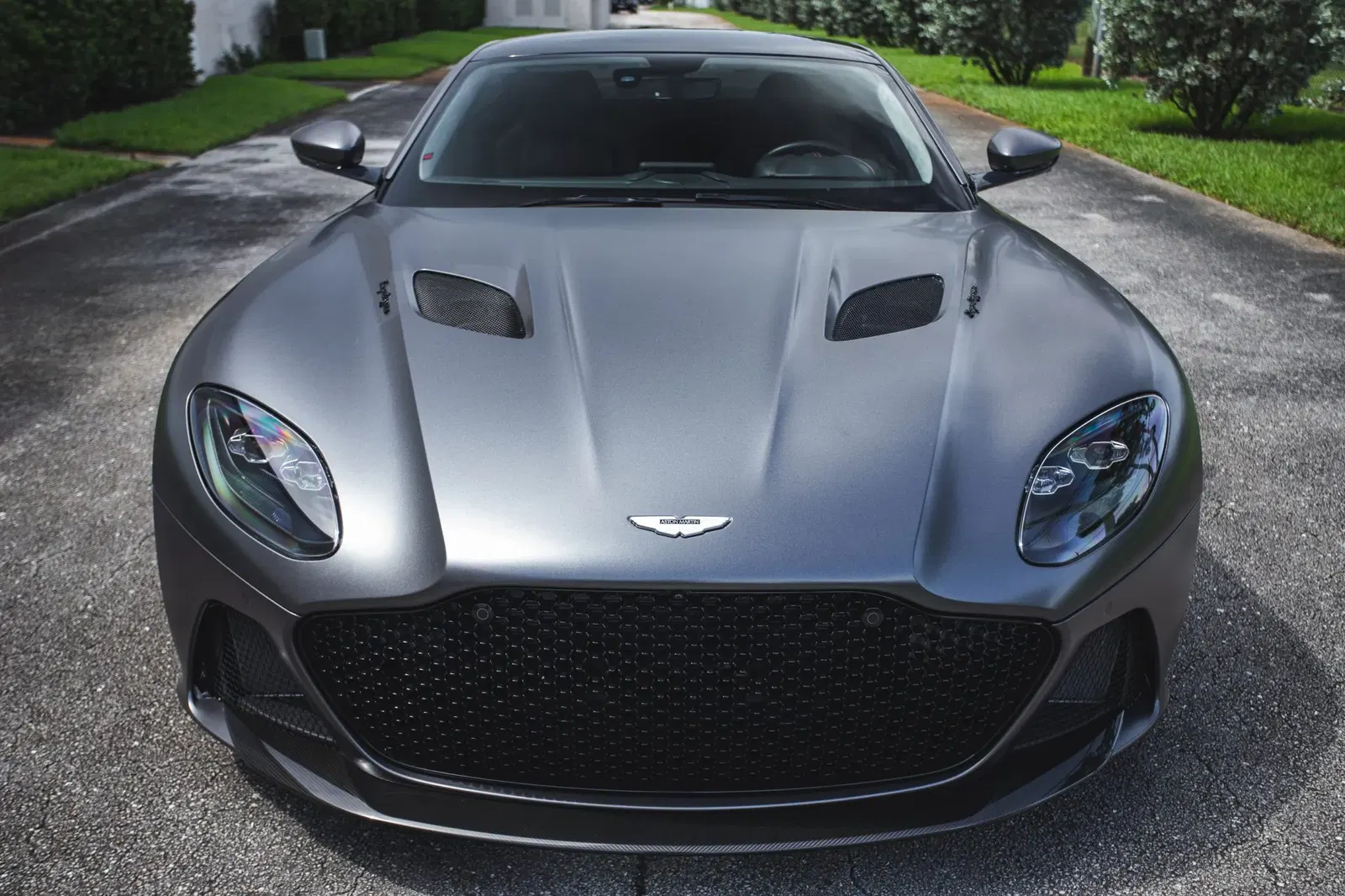 2019 Aston Martin DBS Superleggera Coupe
