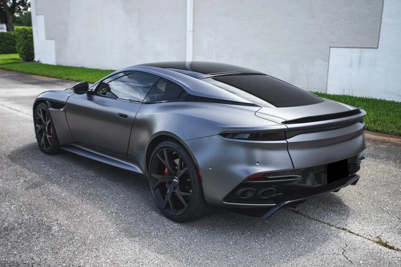 2019 Aston Martin DBS Superleggera Coupe