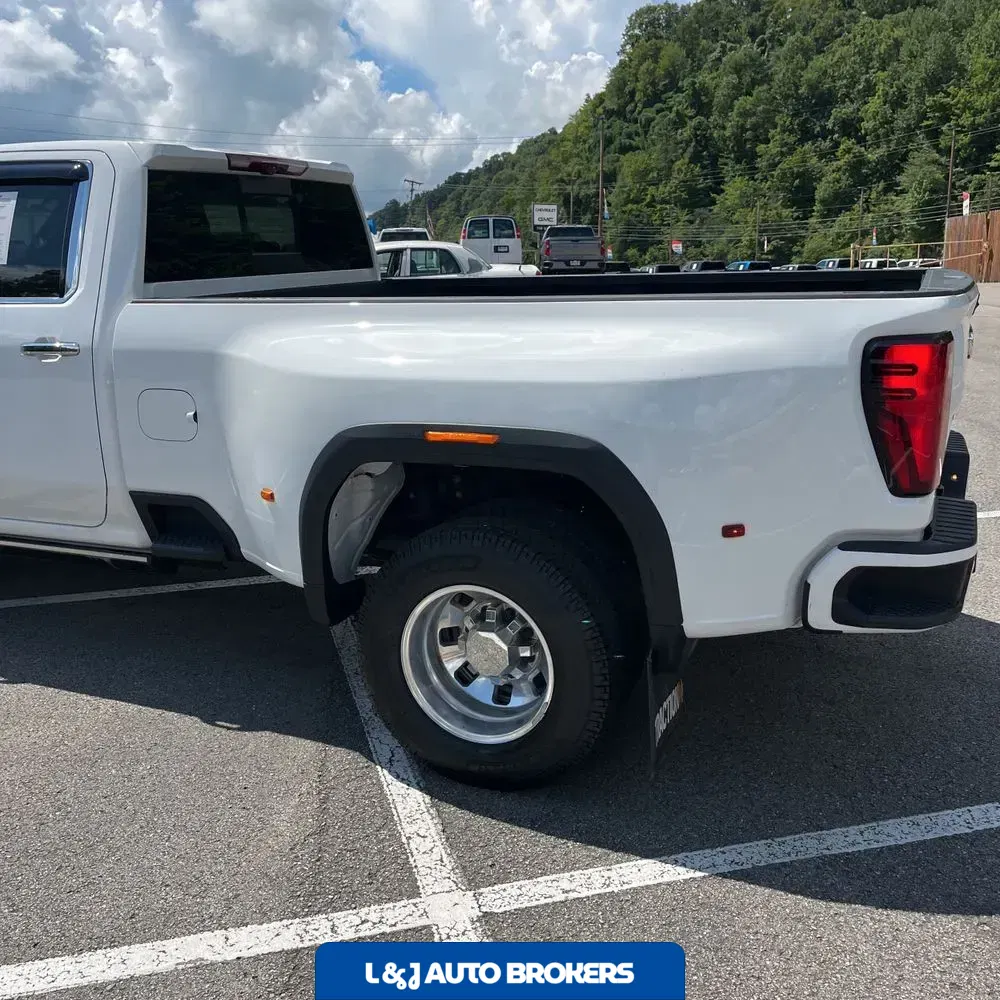 2024 GMC Sierra 3500 Denali