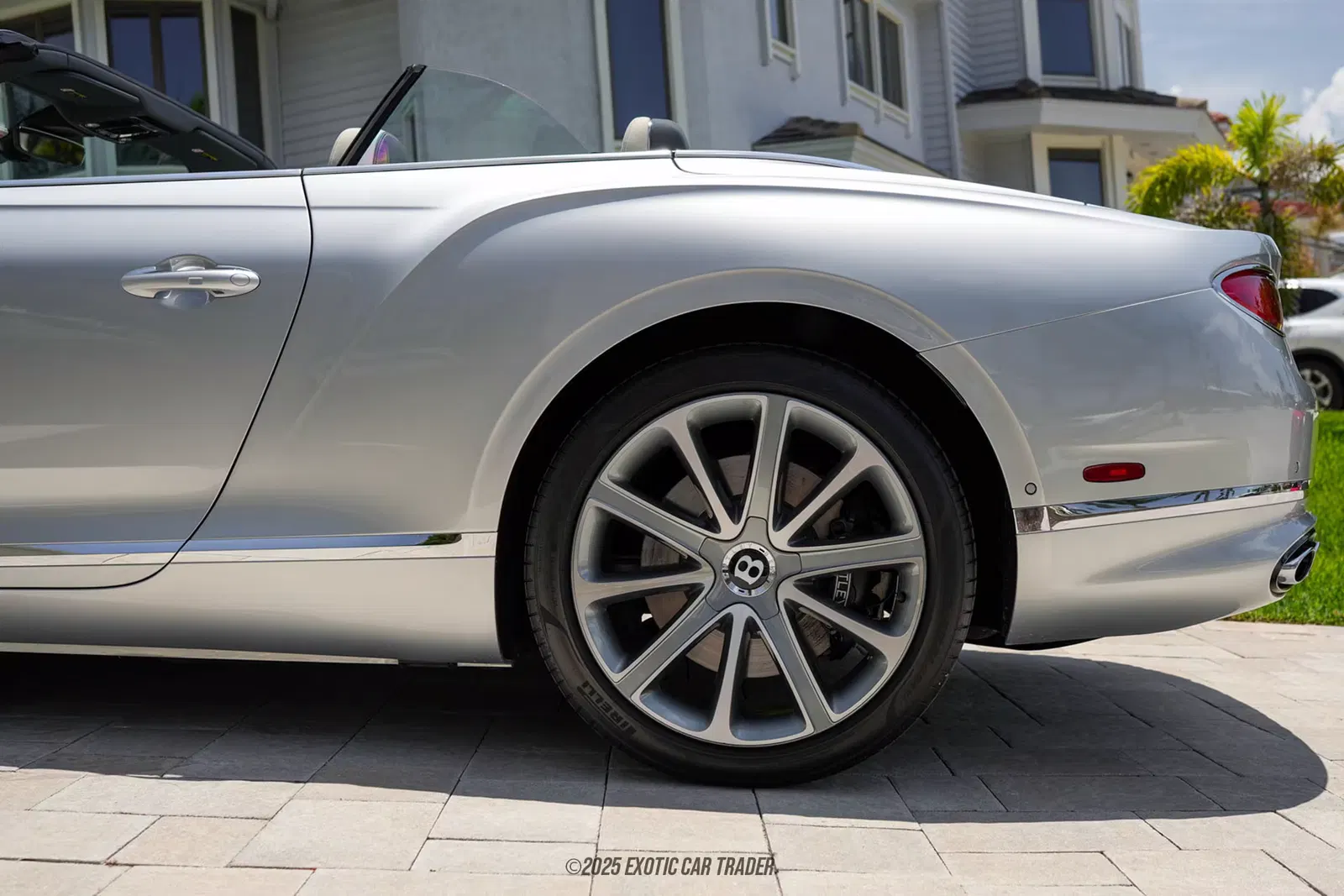 2022 Bentley Continental GTC V8