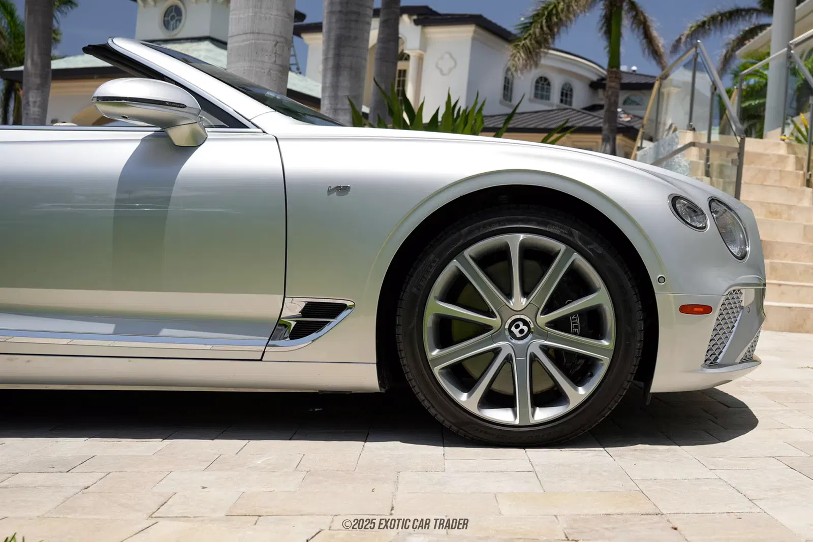 2022 Bentley Continental GTC V8