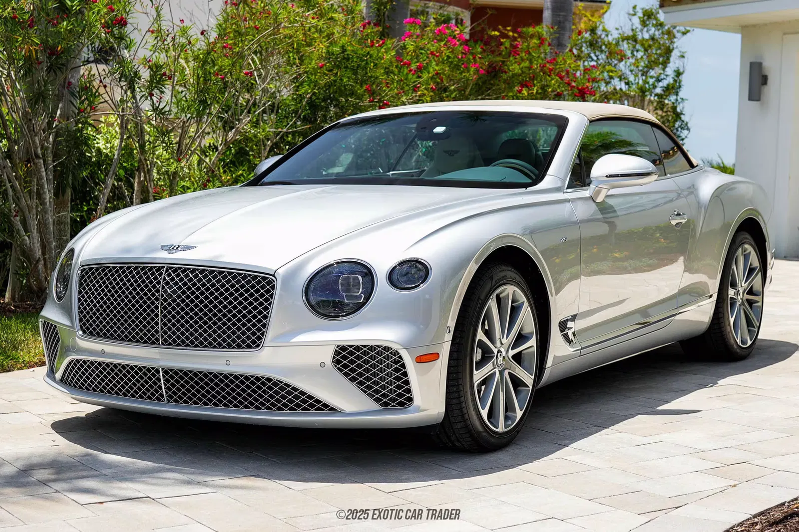 2022 Bentley Continental GTC V8