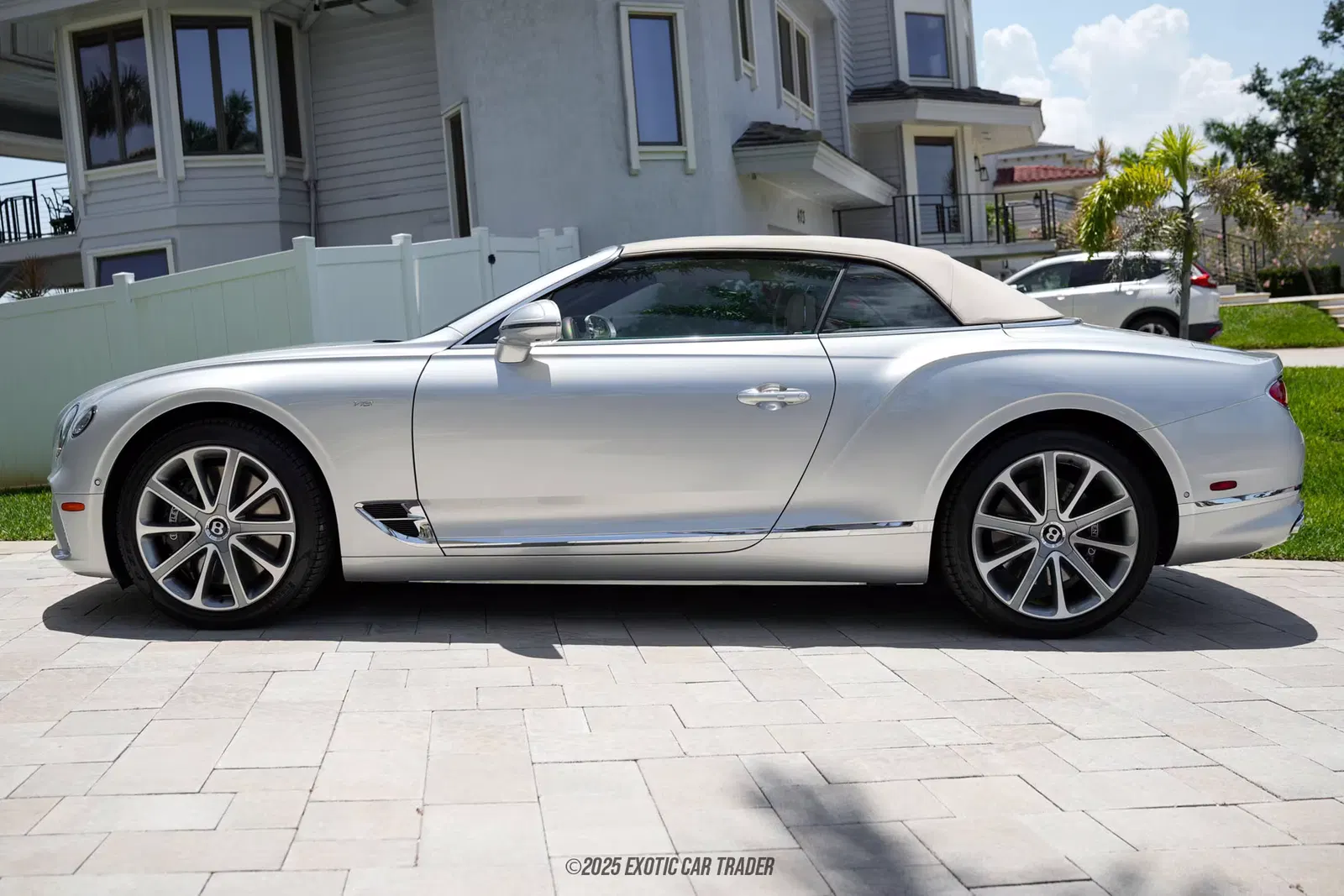 2022 Bentley Continental GTC V8