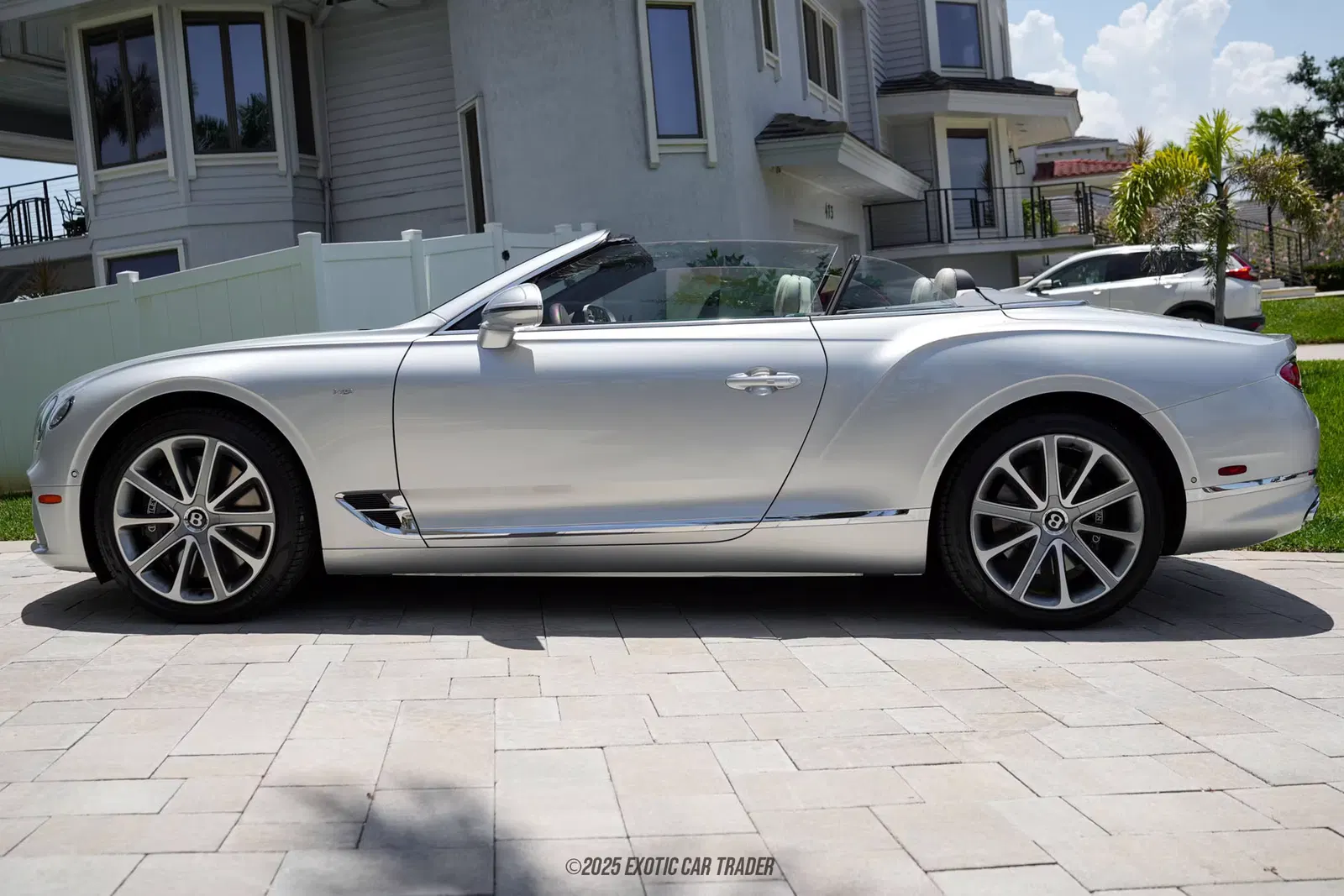 2022 Bentley Continental GTC V8