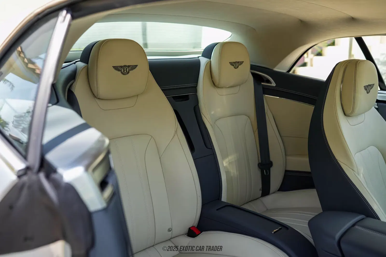 2022 Bentley Continental GTC V8